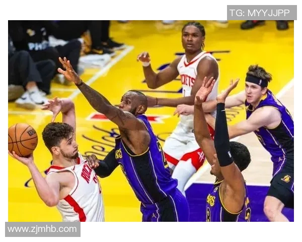 2009年火箭队与湖人队激战回顾:经典对决与精彩瞬间分析 2009年火箭队与湖人队激战回顾:经典对决与精彩瞬间分析