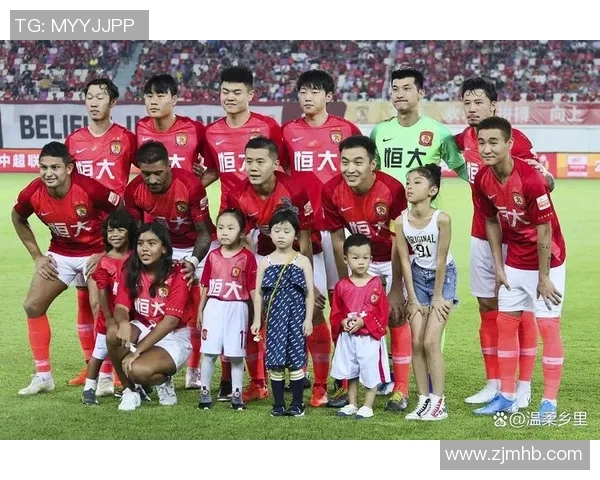 上港与富力激战正酣比赛结果揭晓引发球迷热议 上港与富力激战正酣比赛结果揭晓引发球迷热议